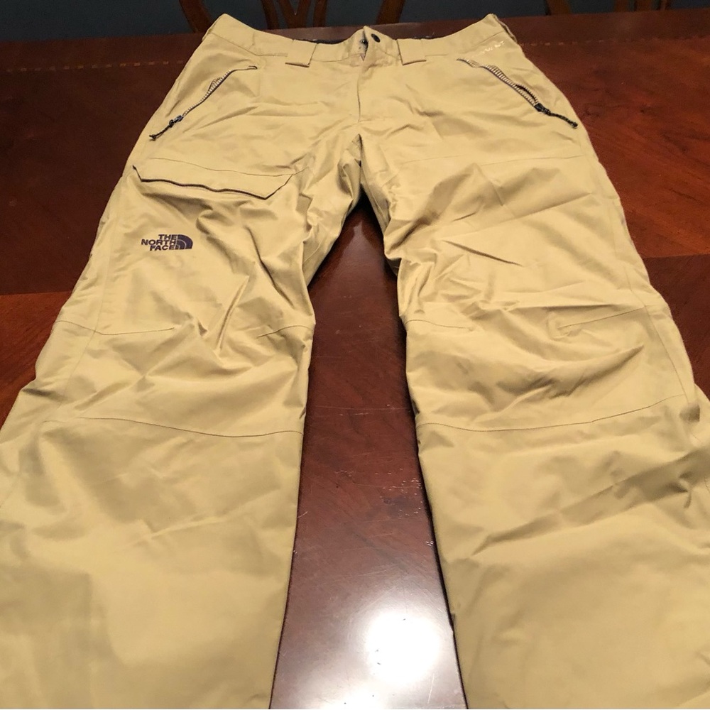 North Face men’s dryvent khaki color ski pants size Small